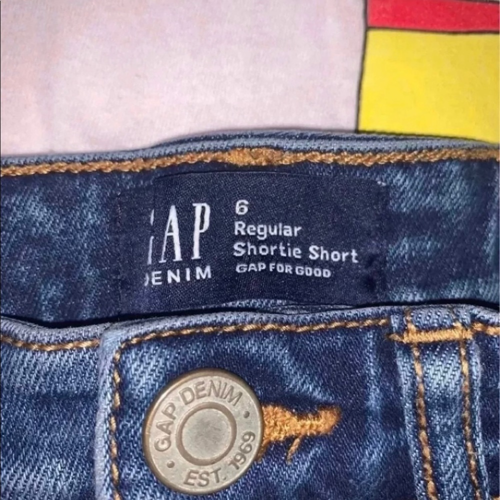 Nike & Gap - Picture 2 of 3